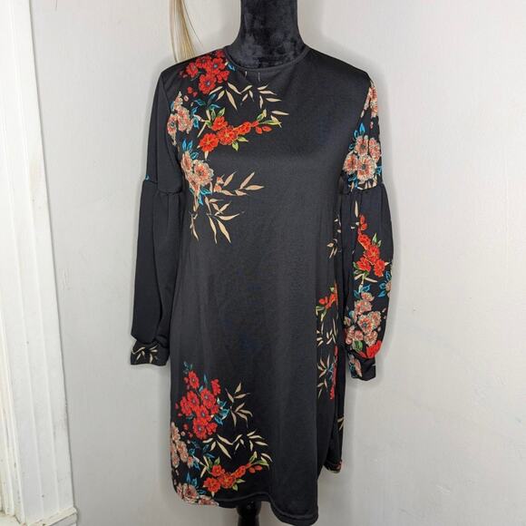 Other Dresses & Skirts - Black floral dress with
